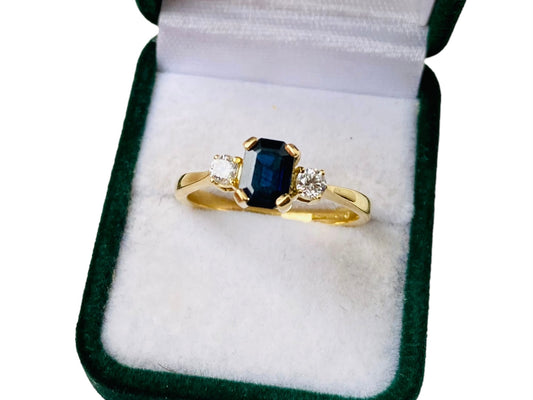 18ct Gold Sapphire & Diamond Ring