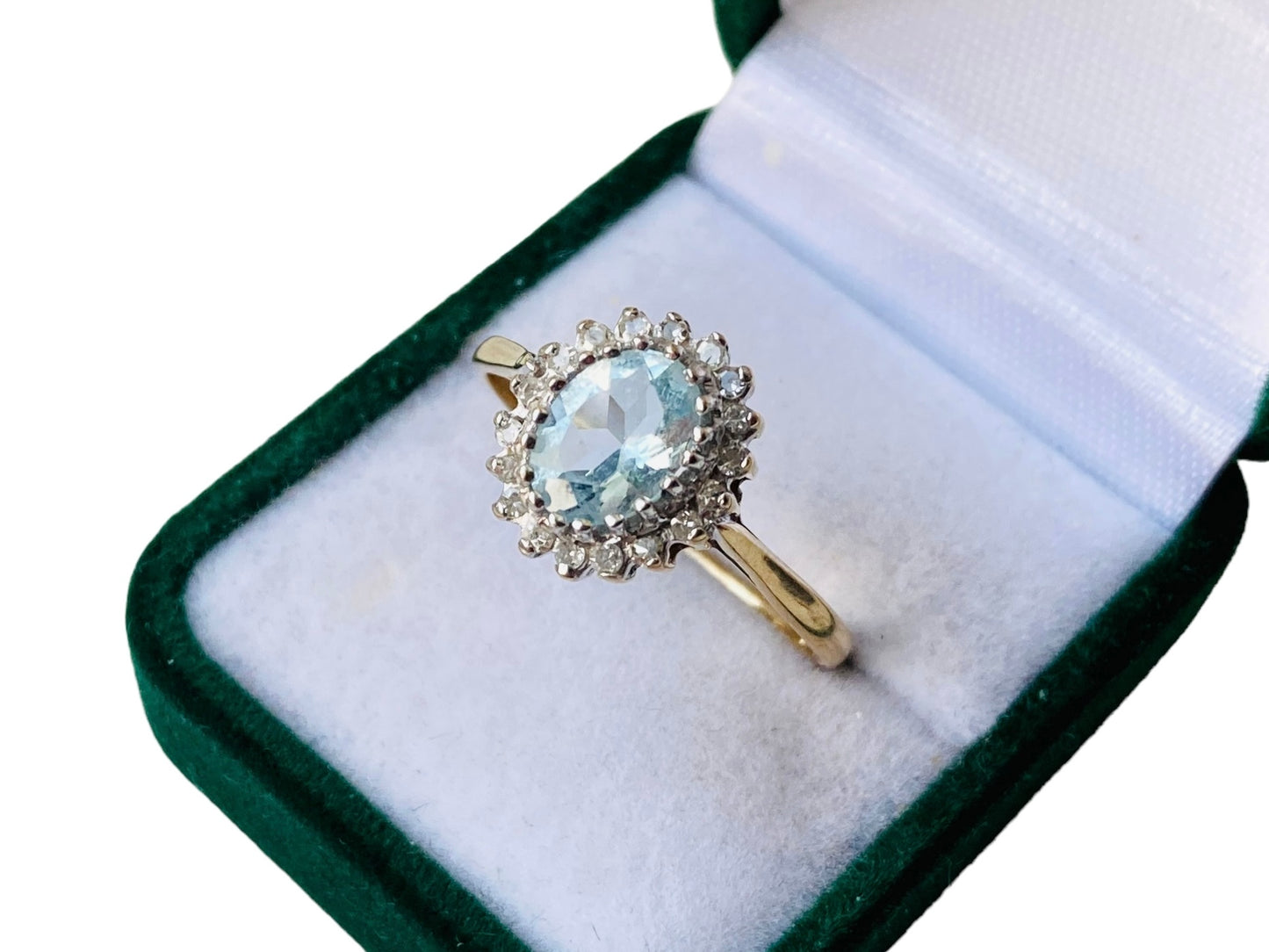 Vintage 9ct Gold Aquamarine & Diamond Ring