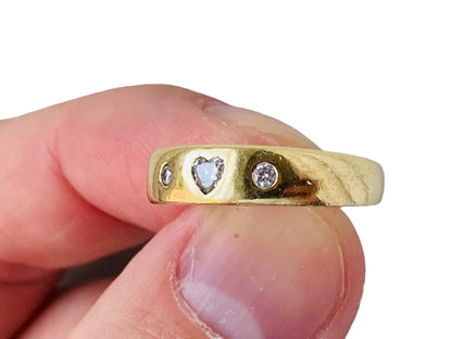 18ct Gold Diamond Heart Ring