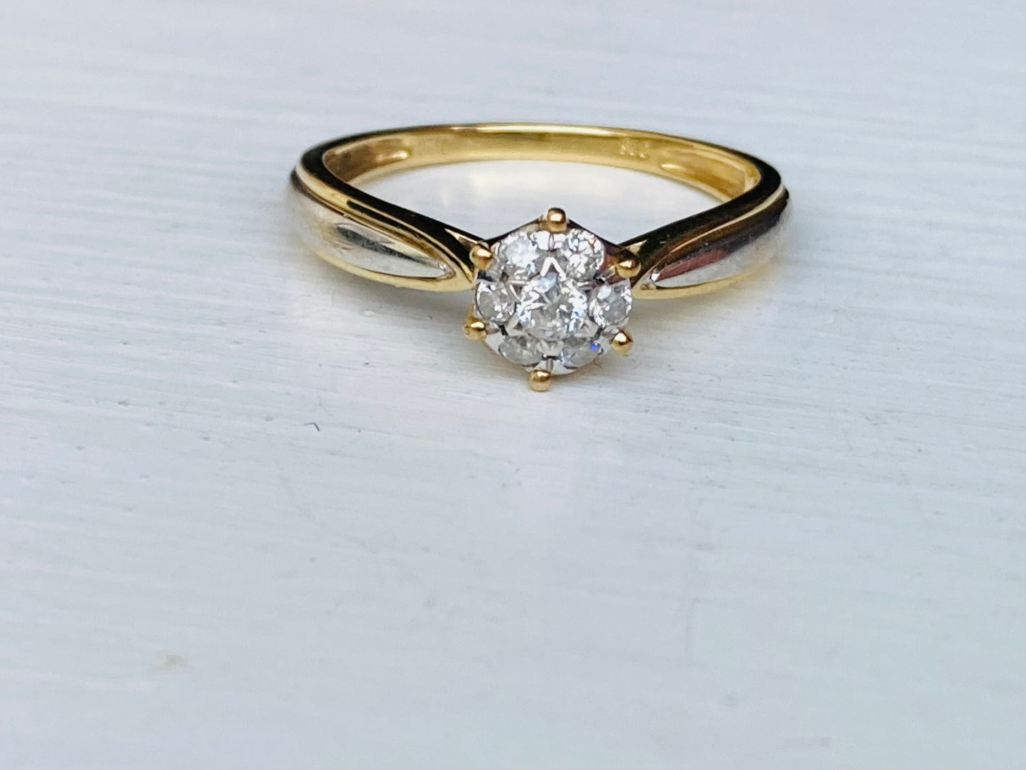 9ct Gold Diamond Ring