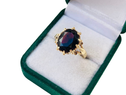 Vintage 9ct Gold Garnet Ring