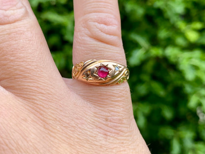 Antique 9ct Gold Garnet & Diamond Ring