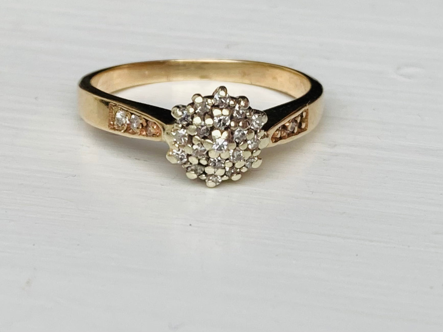 Vintage 9ct Gold Diamond Ring