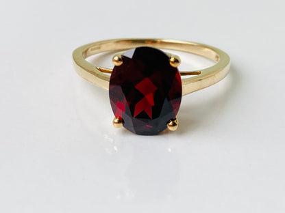 9ct Gold Garnet Ring