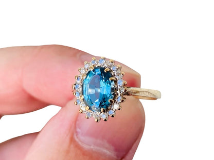 Vintage 9ct Gold Topaz & Diamond Ring