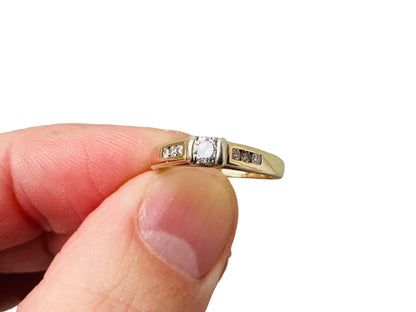 9ct Gold Diamond Ring