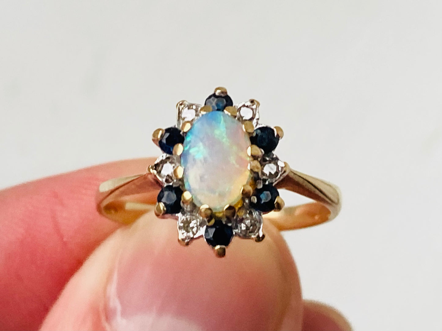 Vintage 9ct Gold Opal & Sapphire Ring