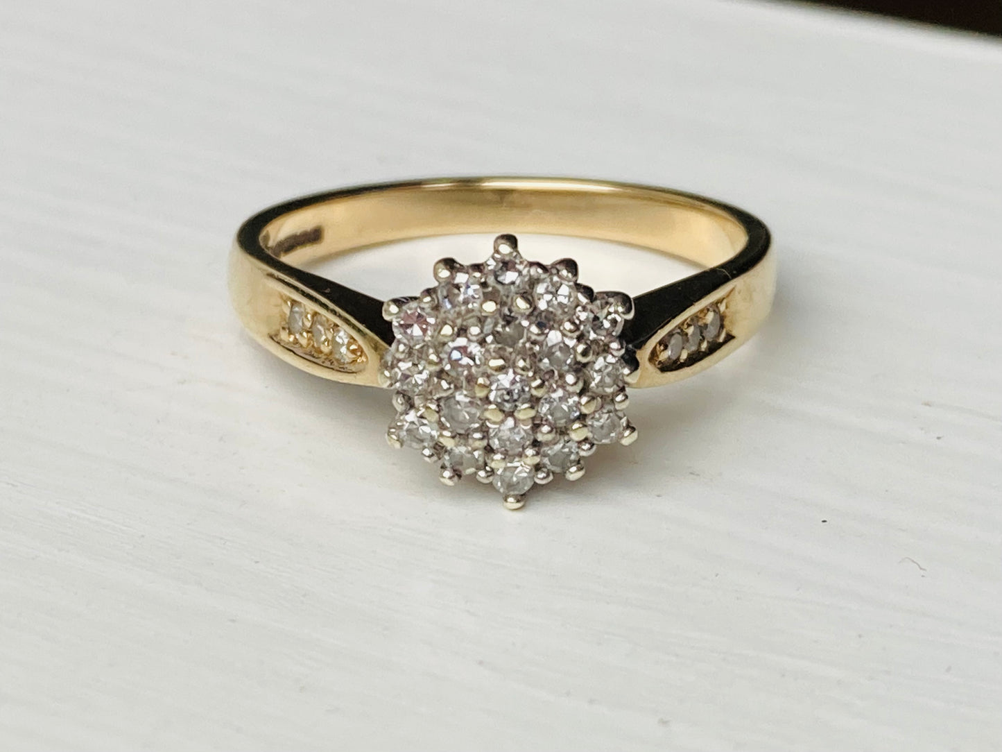 Vintage 9ct Gold Diamond Ring