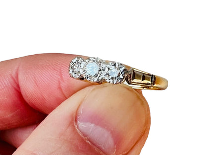 Vintage 18ct Gold Three-Stone Diamond Ring