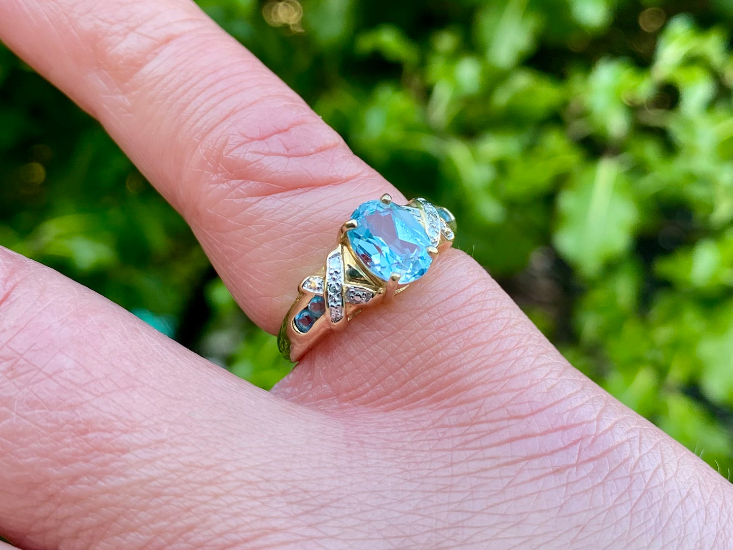 9ct Gold Topaz & Diamond Ring