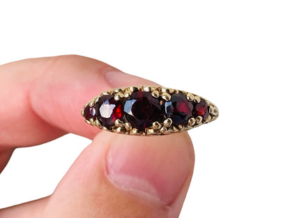 Vintage 9ct Gold Garnet Ring