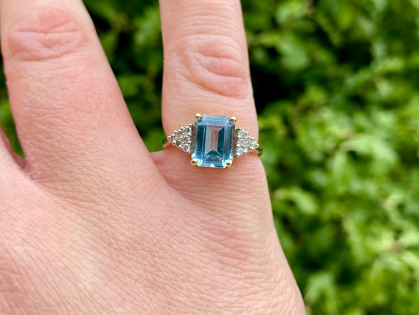 Vintage 9ct Gold Topaz & Diamond Ring