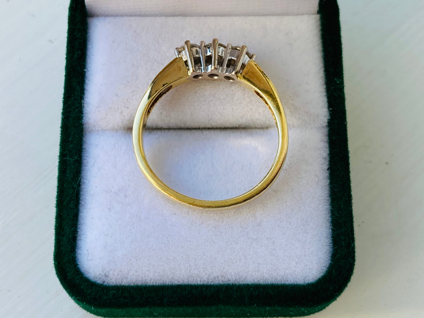 18ct Gold Diamond Ring