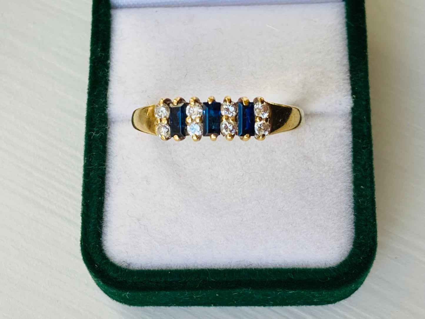 18ct Gold Sapphire & Diamond Ring