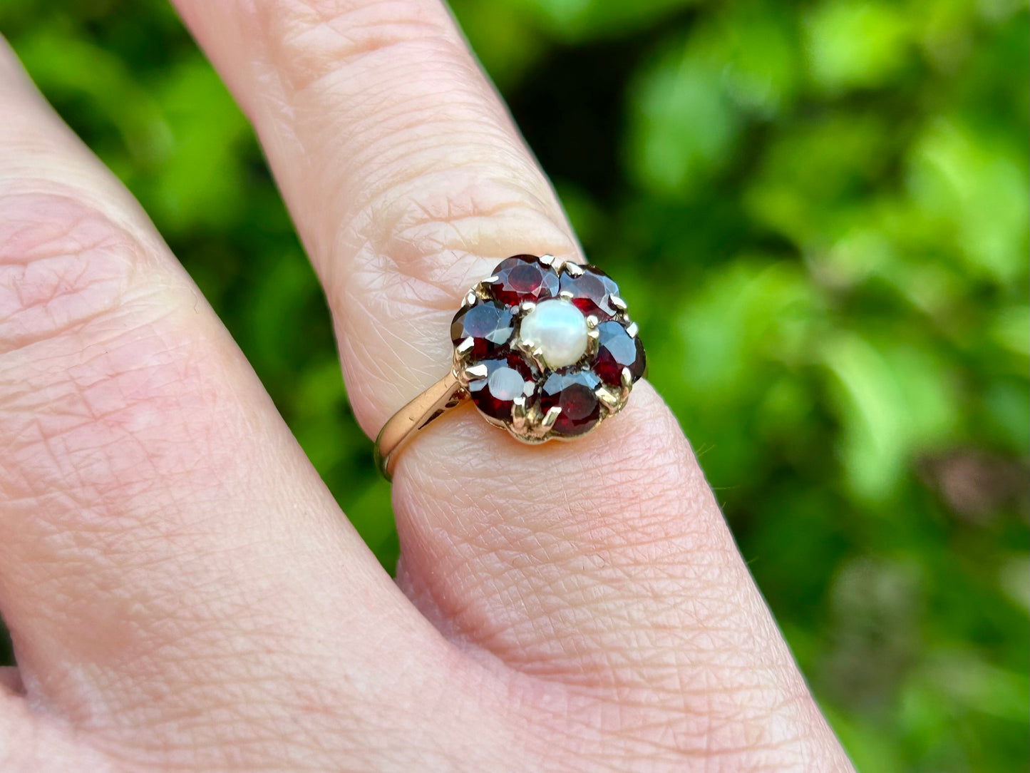 Vintage 9ct Gold Garnet & Pearl Ring