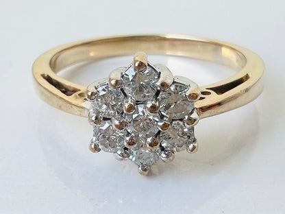 9ct Gold 0.33ct Diamond Daisy Ring