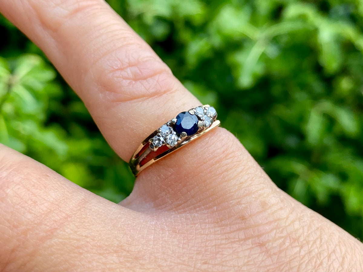 Vintage 9ct Gold Sapphire & Diamond Ring