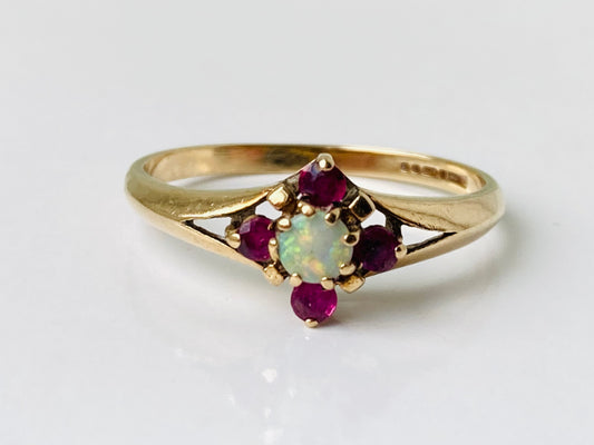 Vintage 9ct Gold Opal & Ruby Ring