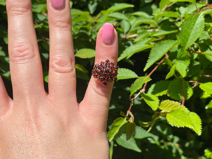 Vintage 9ct Gold Garnet Ring