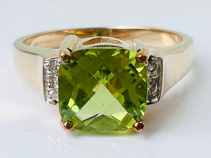 9ct Gold Peridot & Diamond Ring