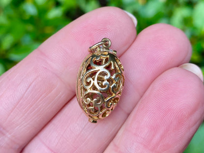 Vintage 9ct Gold Opening Egg Pendant or Charm