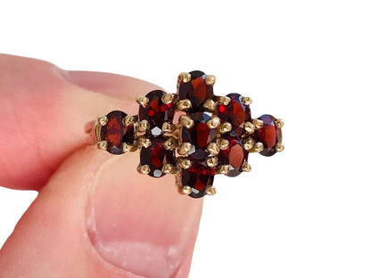 9ct Gold Garnet Ring