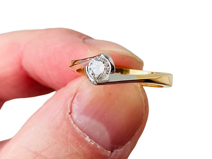 18ct Gold Diamond Solitaire Ring