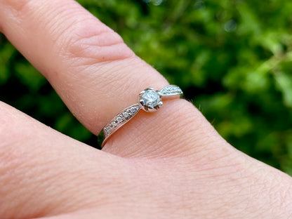 9ct Gold Diamond Ring