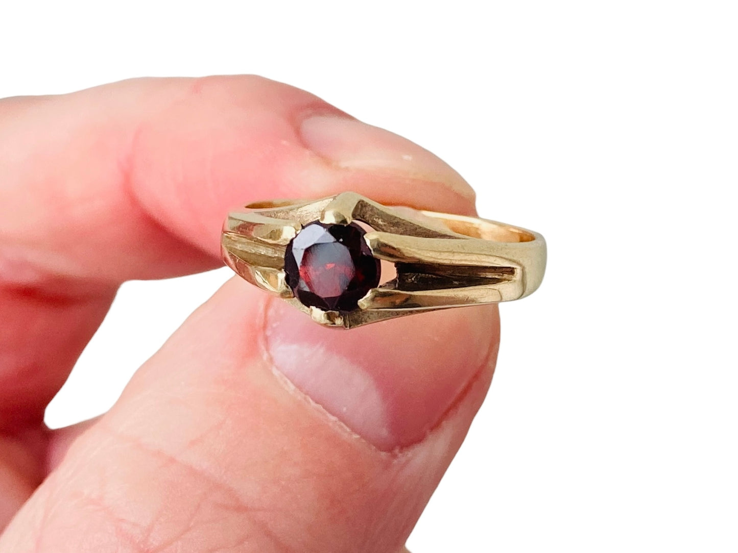 Vintage 9ct Gold Garnet Ring