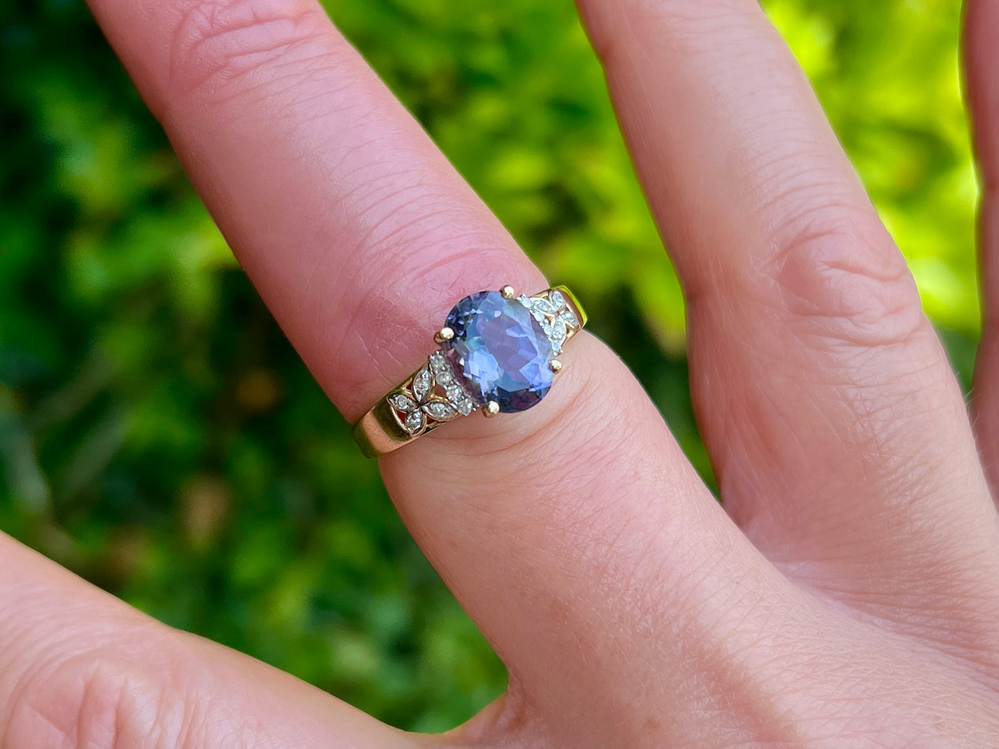 9ct Gold Iolite & Diamond Ring