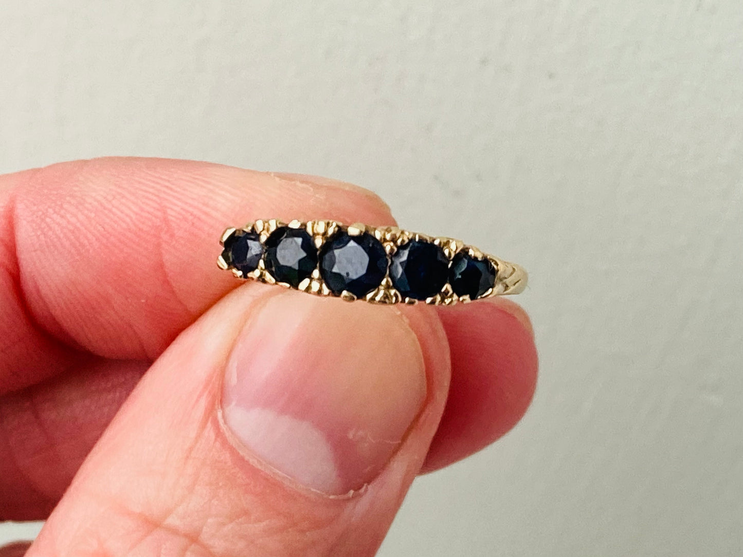 Vintage 9ct Gold Sapphire Ring