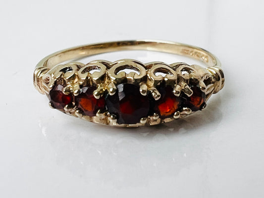 Vintage 9ct Gold Garnet Ring
