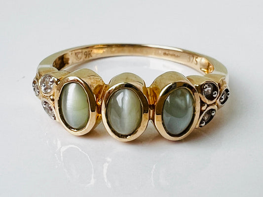 9ct Gold Cats Eye & White Sapphire Ring