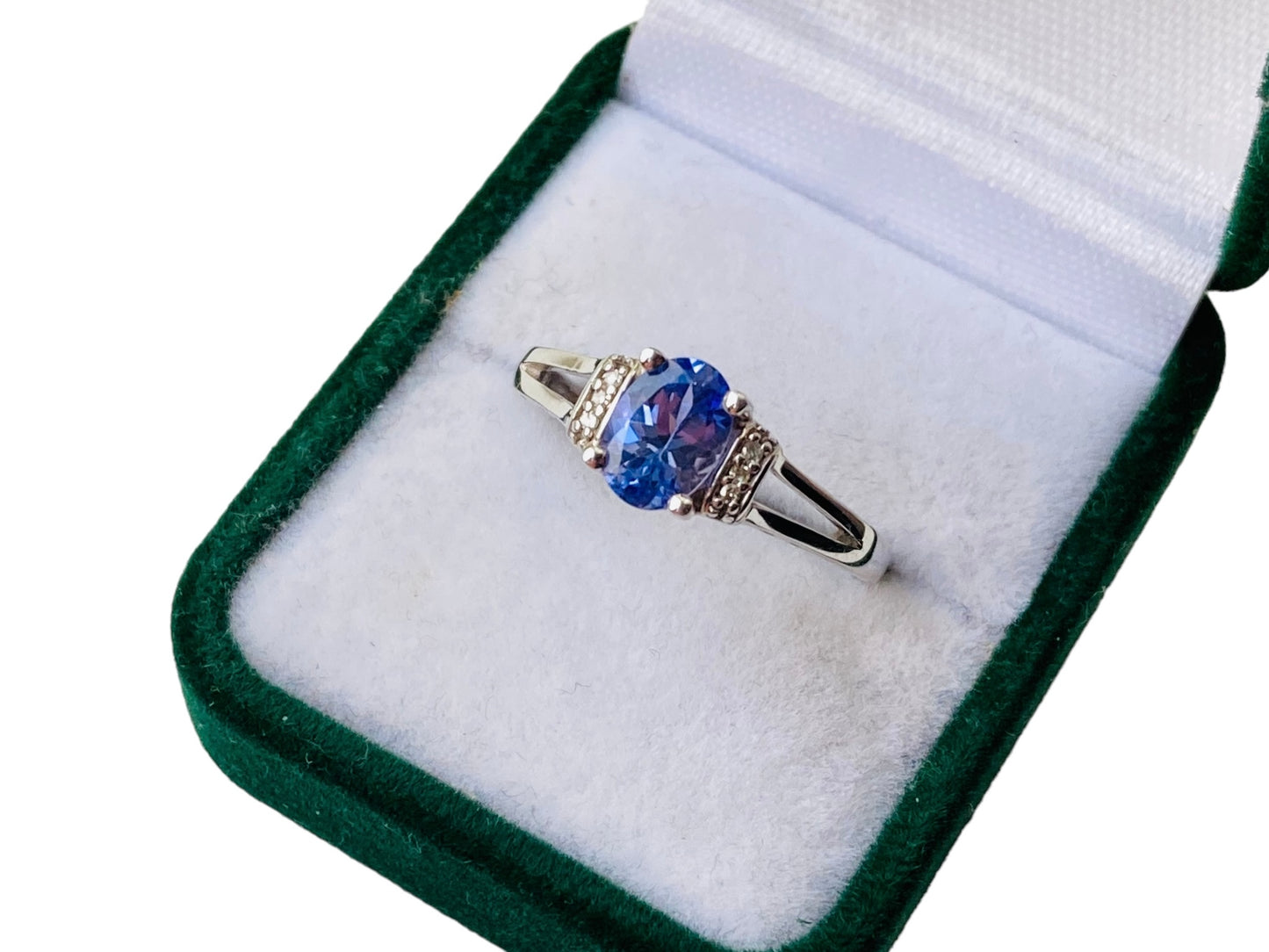 9ct Gold Tanzanite & Diamond Ring