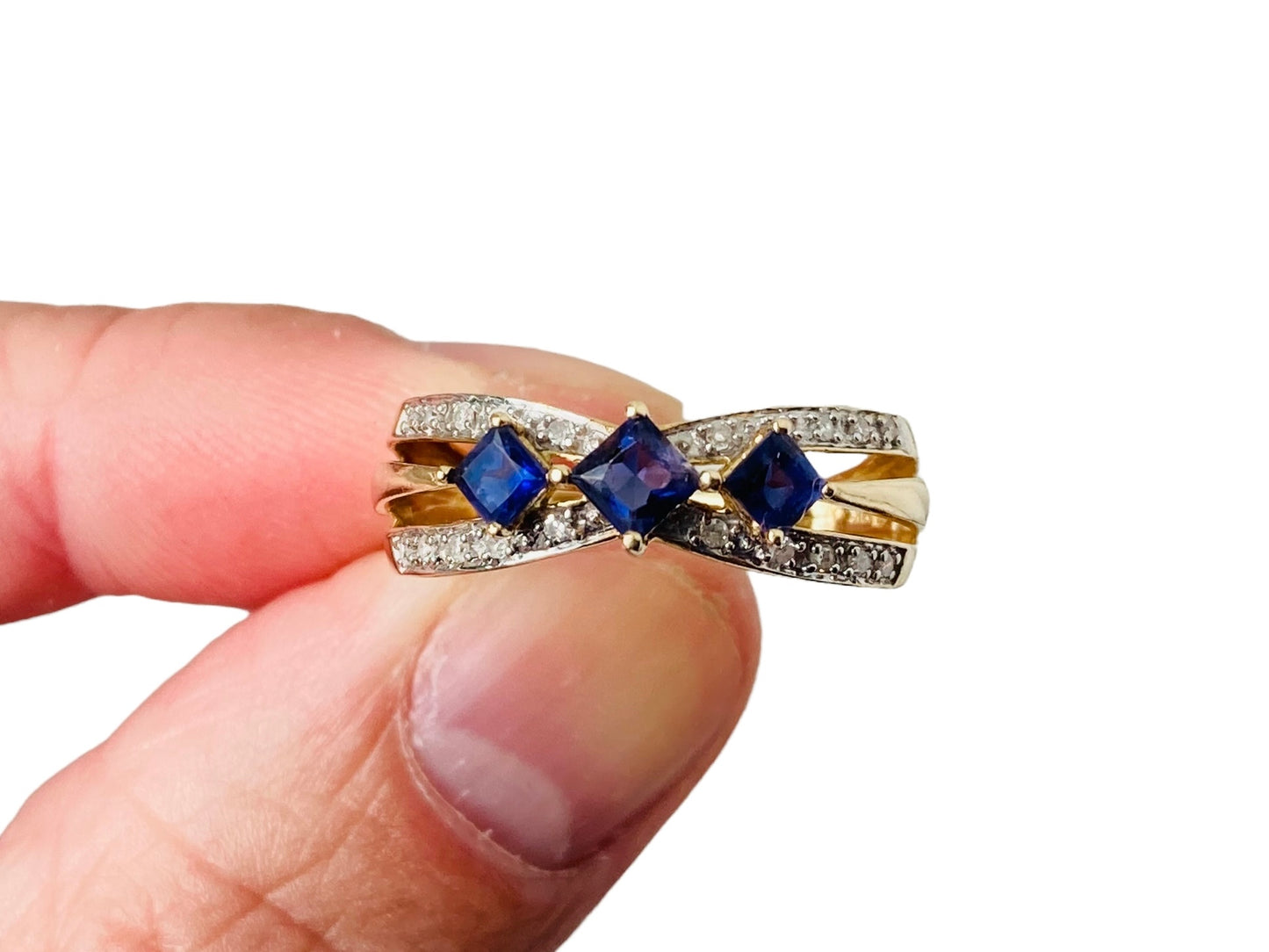 9ct Gold Iolite & Diamond Ring