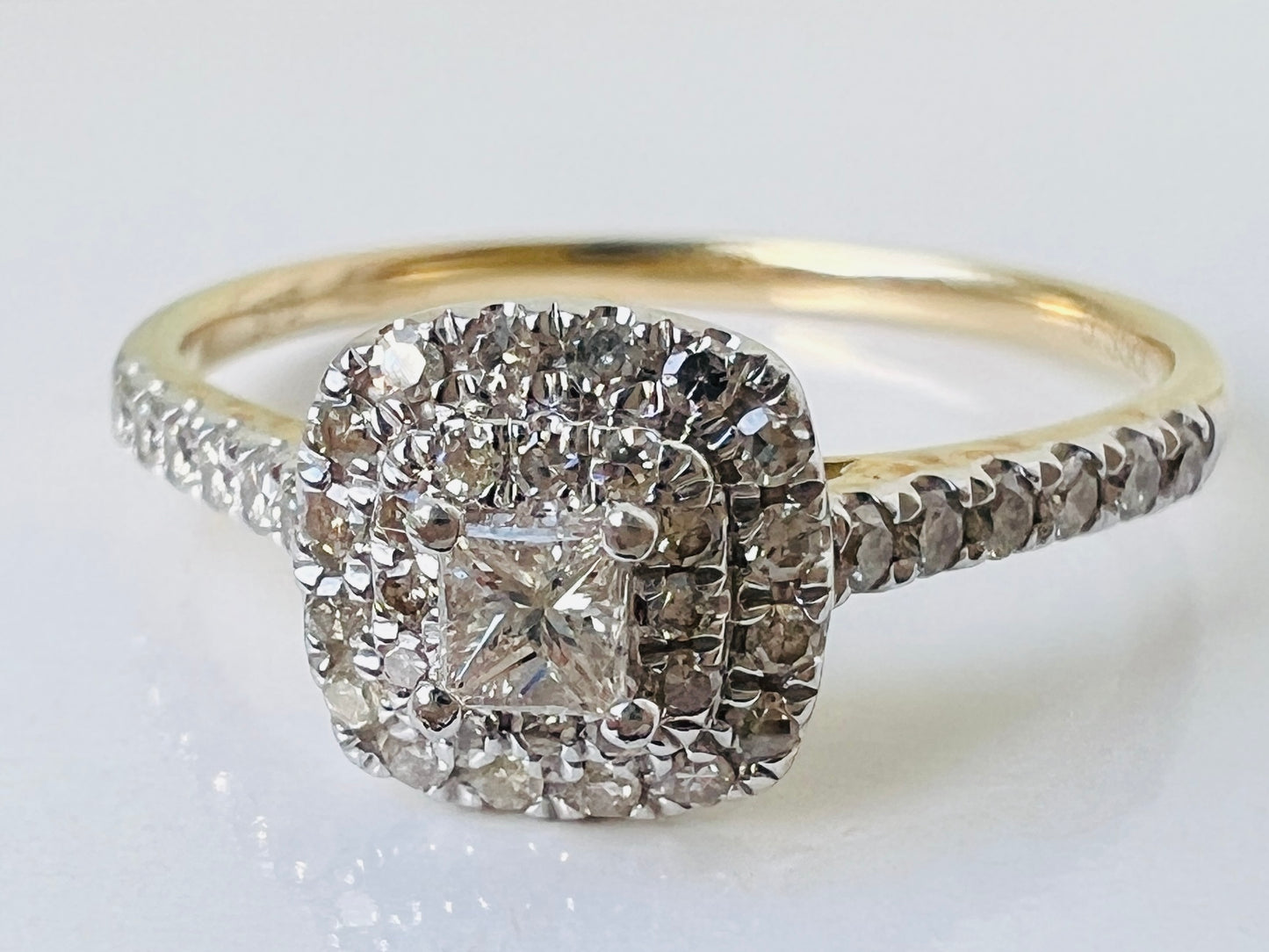 9ct Gold Diamond Ring