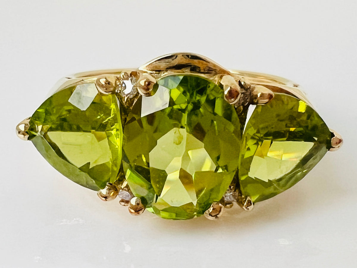 9ct Gold Peridot & Diamond Ring