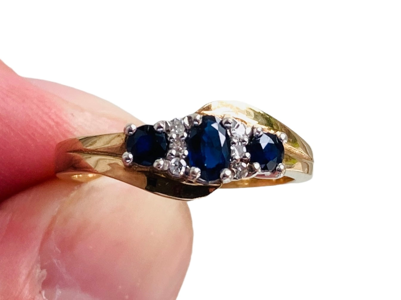 9ct Gold Sapphire & Diamond Ring
