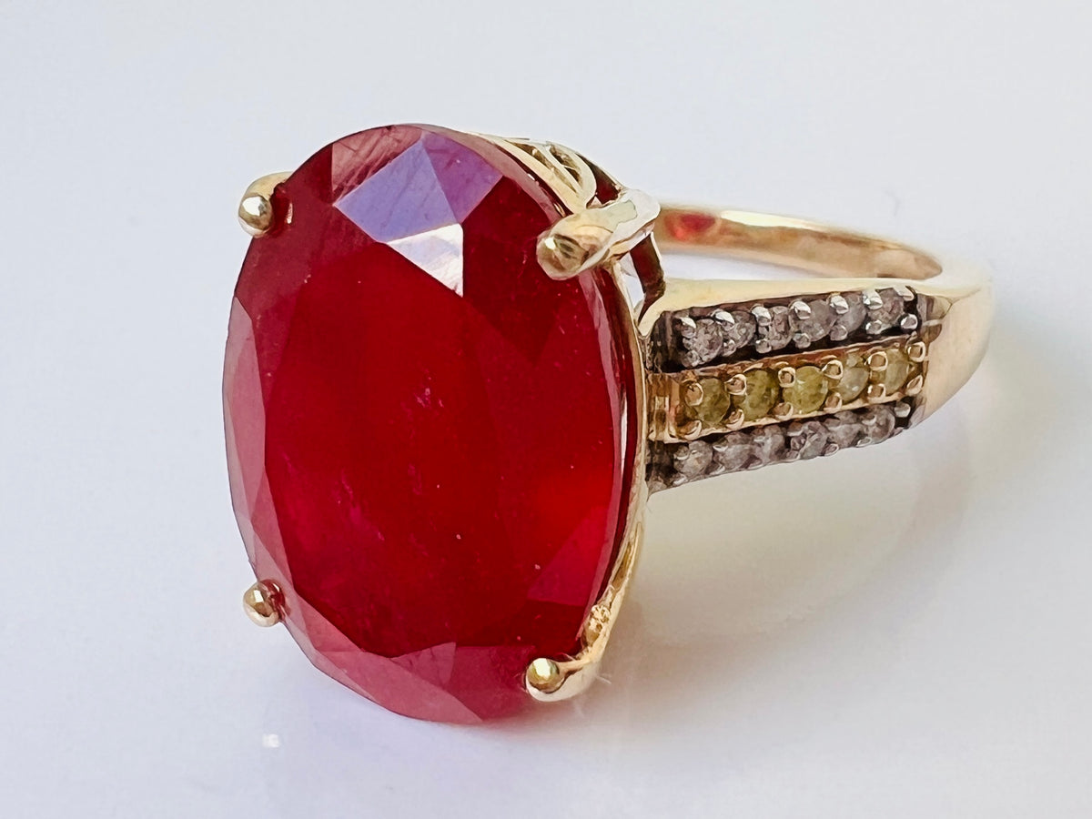 9ct Gold Ruby & Diamond Ring