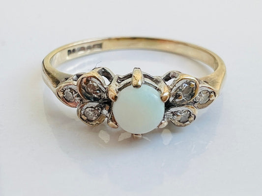 Vintage 9ct Gold Opal & Diamond Ring
