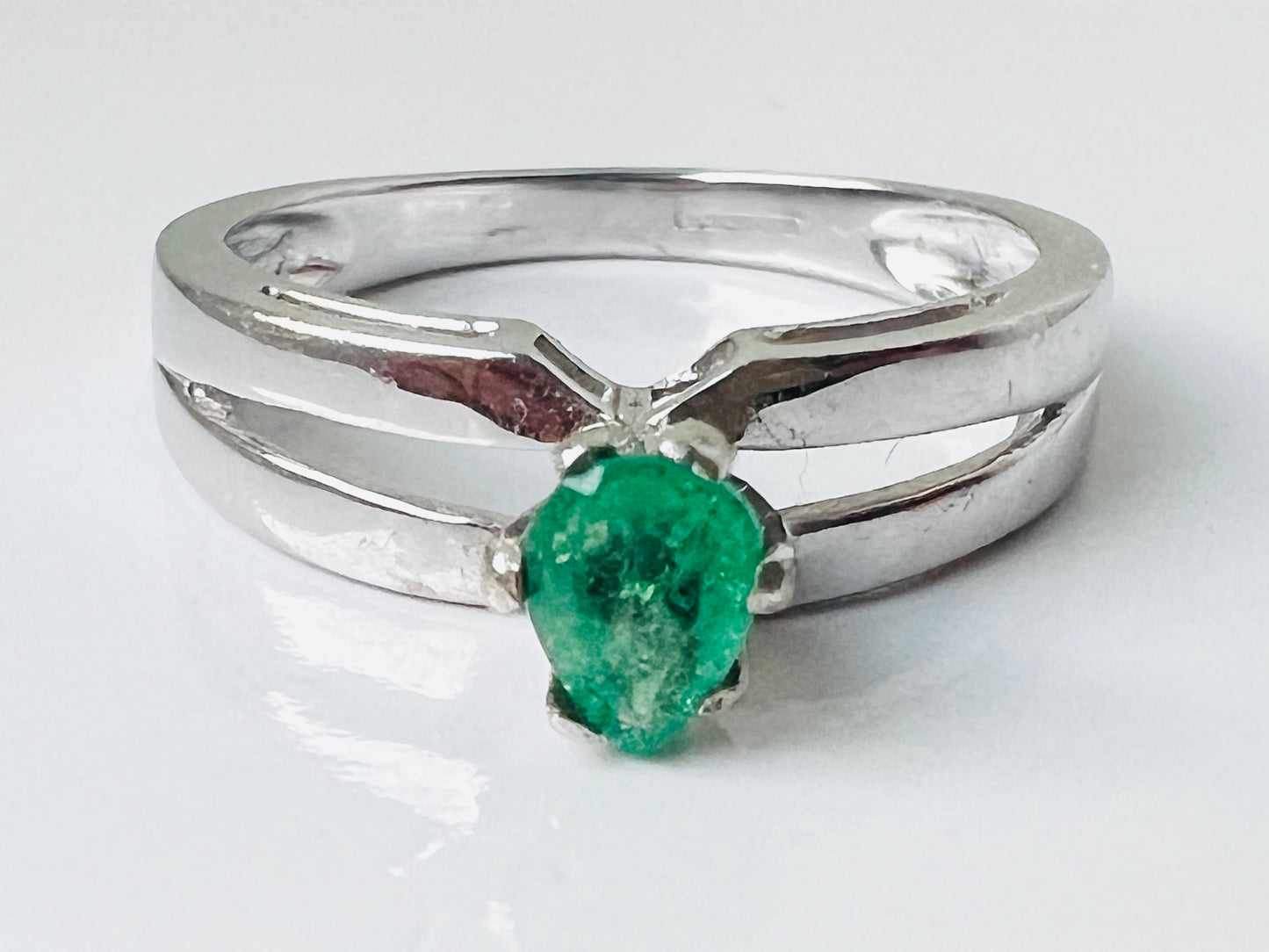 9ct Gold Emerald Ring
