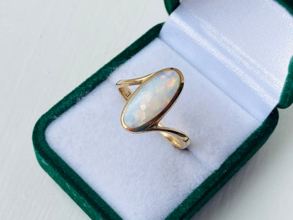 Vintage 9ct Gold Opal Ring