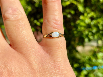 Vintage 9ct Gold Opal Ring