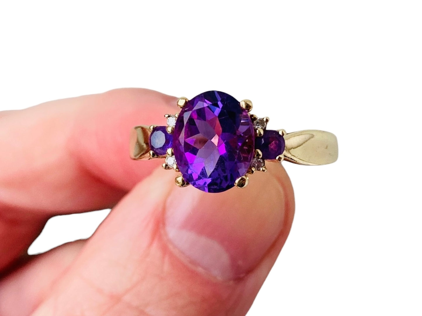9ct Gold Amethyst & Diamond Ring