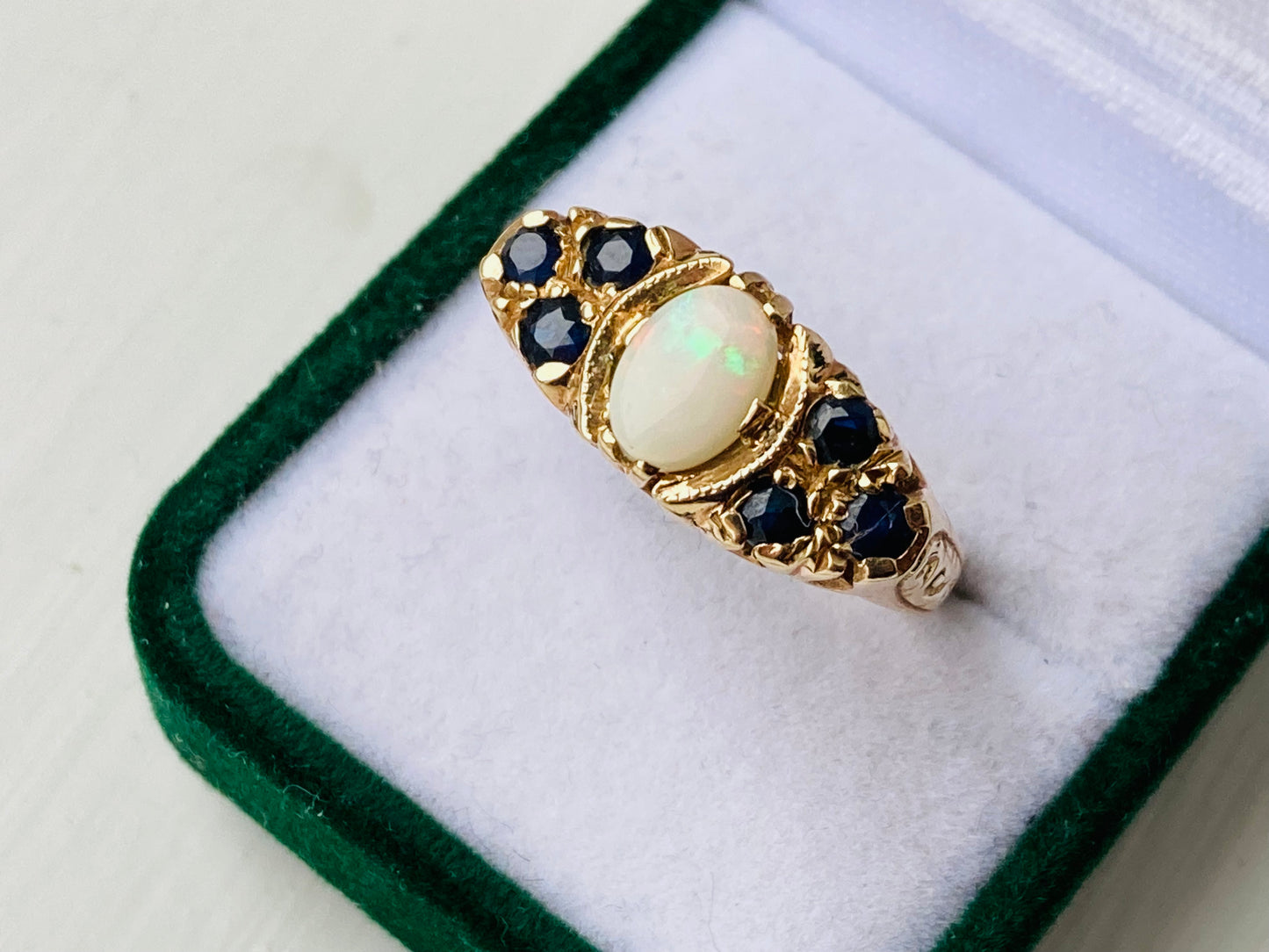 Vintage 9ct Gold Opal & Sapphire Ring