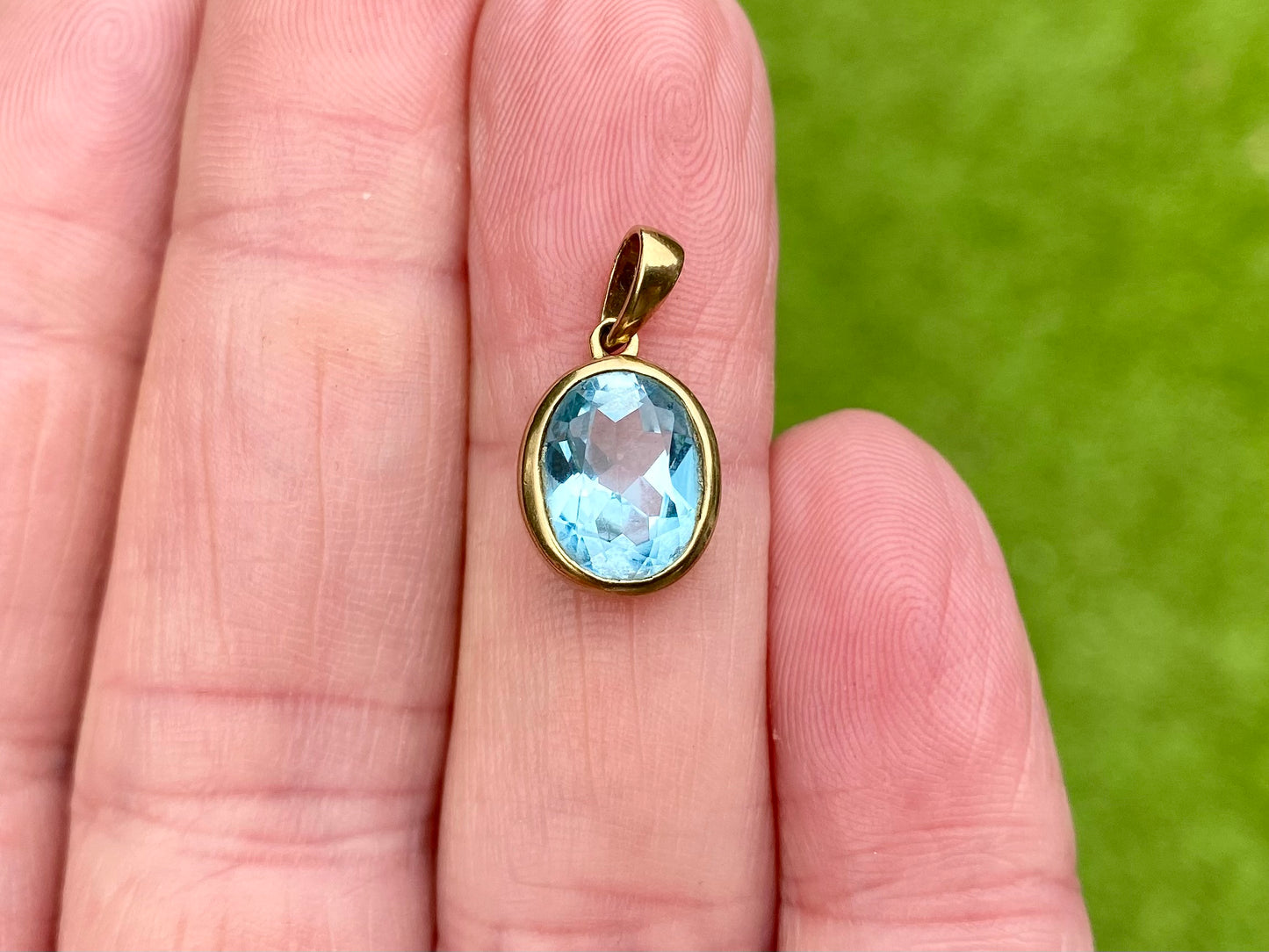 9ct Gold Topaz Pendant