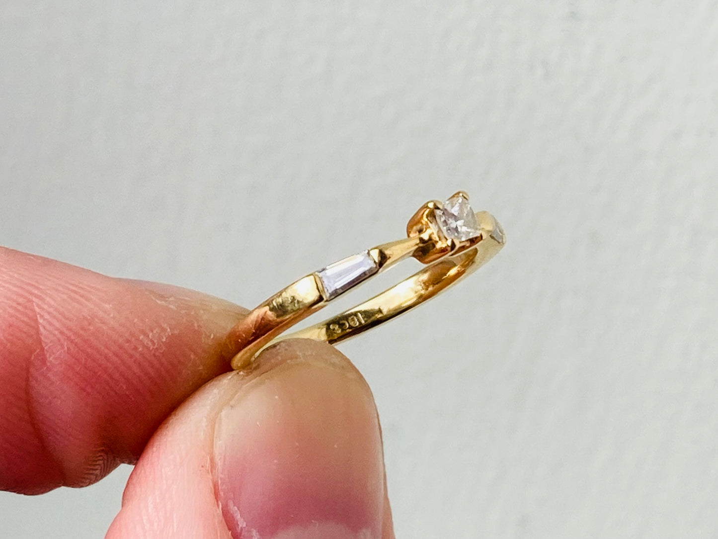 18ct Gold Diamond Ring