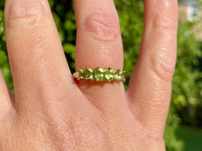 9ct Gold Peridot Ring