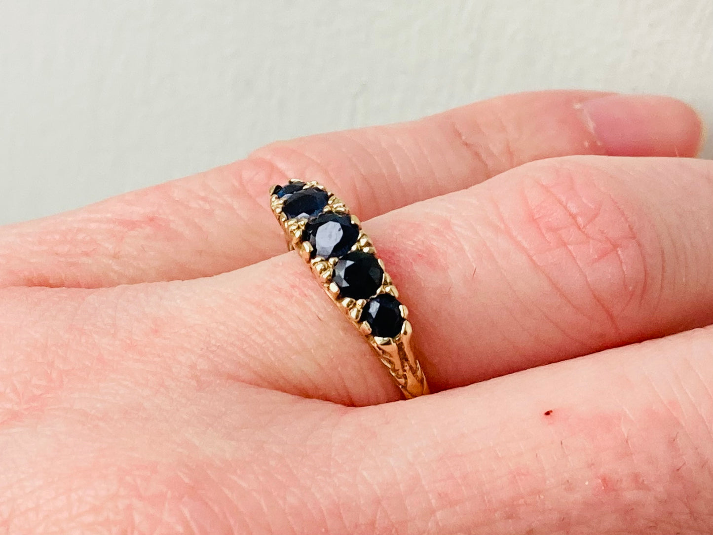 Vintage 9ct Gold Sapphire Ring