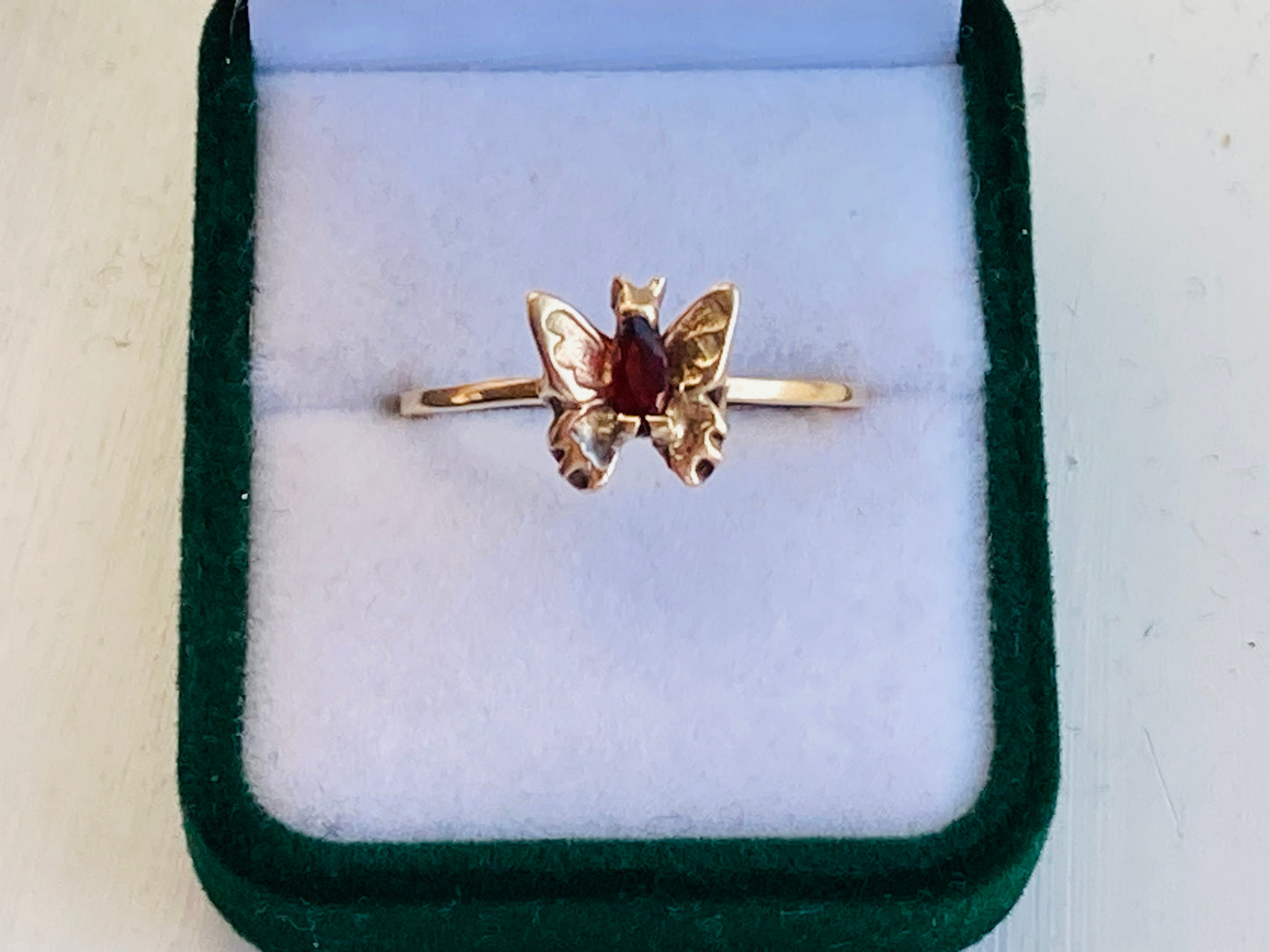 9ct Gold Garnet Ring